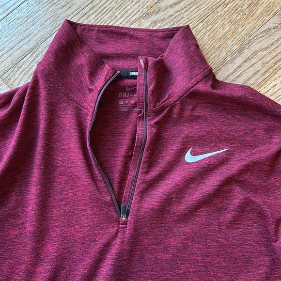 Nike top size xs - Picture 2 of 7